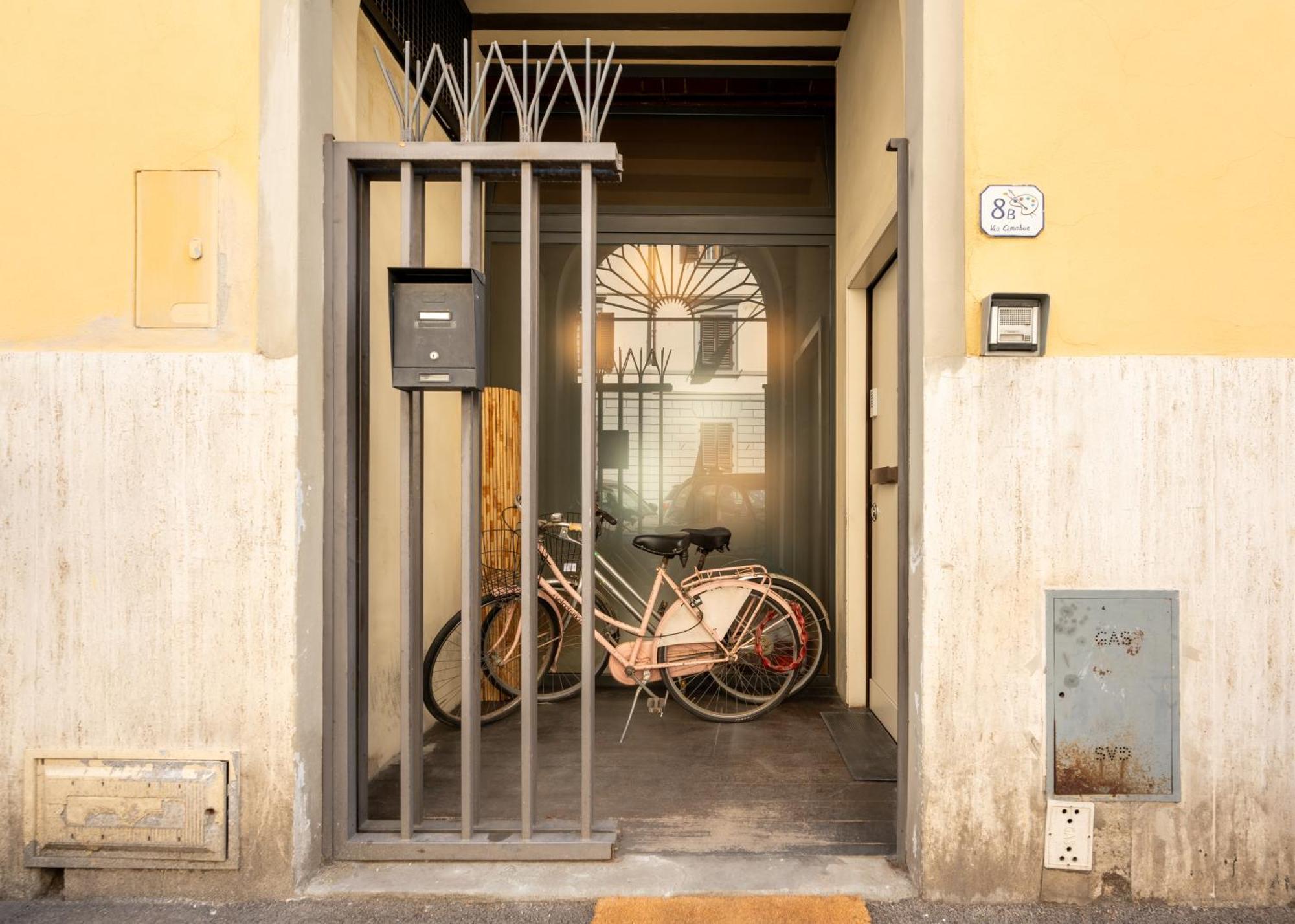 Via Cimabue 8B - Florence Charming Apartments - Metropolitan Loft In Florence - 20 Minute Walk To City Center - Excellent Base For Exploring - Less Than 5 Minute Walk To The Supermarket - Amazing Bakery On The Corner Exteriér fotografie